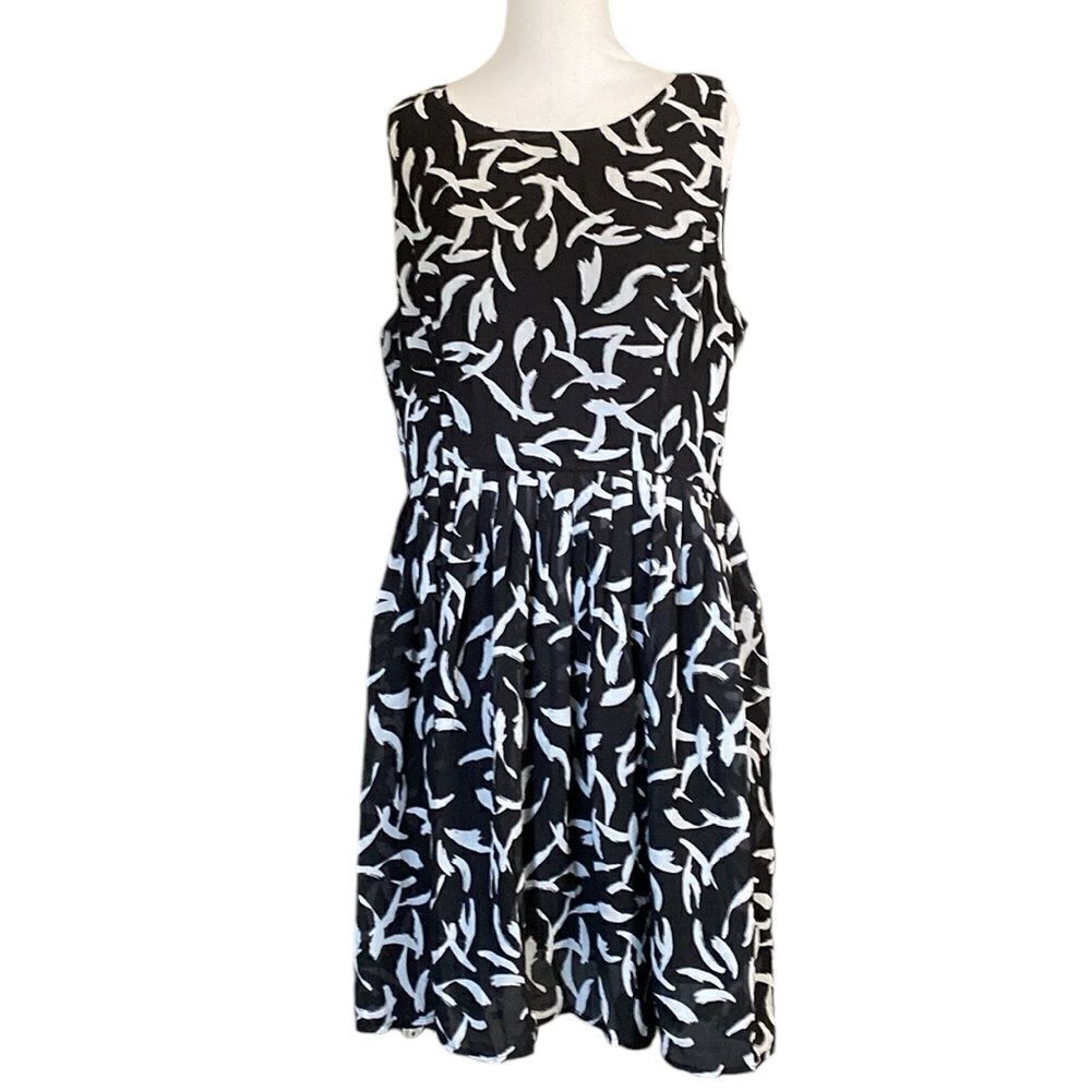 Gap Sleeveless Black White Geographic Pleated Skirt Fully Lined Dress